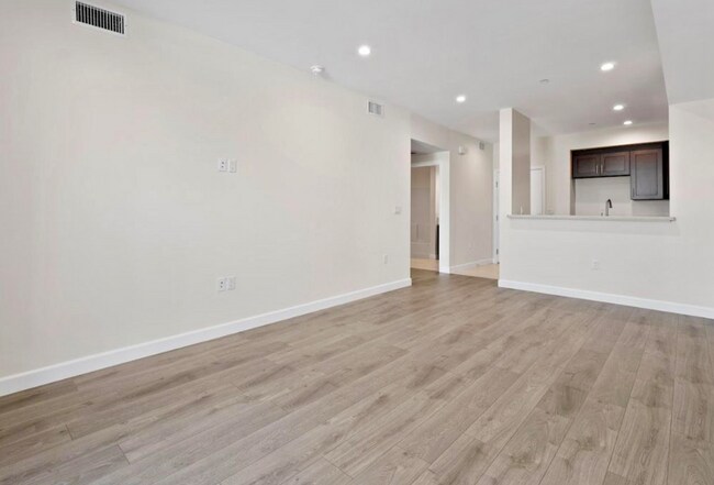 Foto del edificio - 12147 Magnolia Blvd