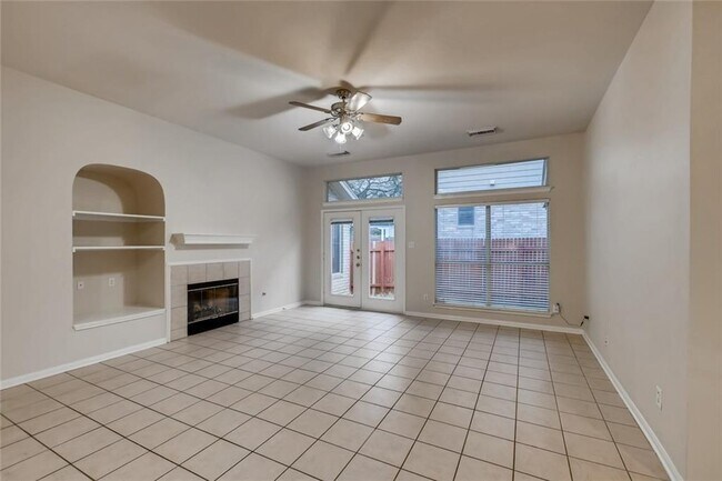 Building Photo - 6017 Mesa Verde Cir