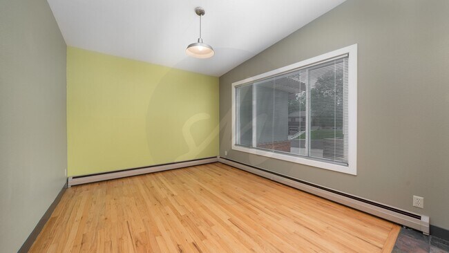 Foto del edificio - Modernized Mid Century Home Near Broadmoor