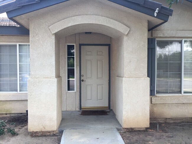 Building Photo - 5801 Roscomare St