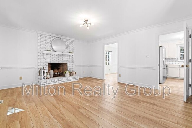 Building Photo - 7709 Highlandview Cir