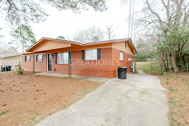 Building Photo - Charming 3 Bedroom in Columbus!