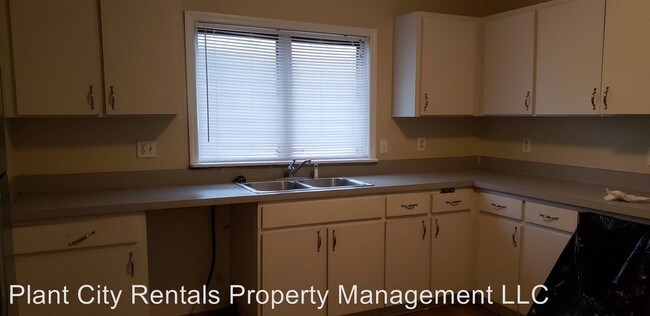 Foto del edificio - 2 br, 1 bath House - 908 N. Warnell Street