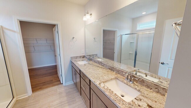Foto del edificio - 4415 Sapphire Ct