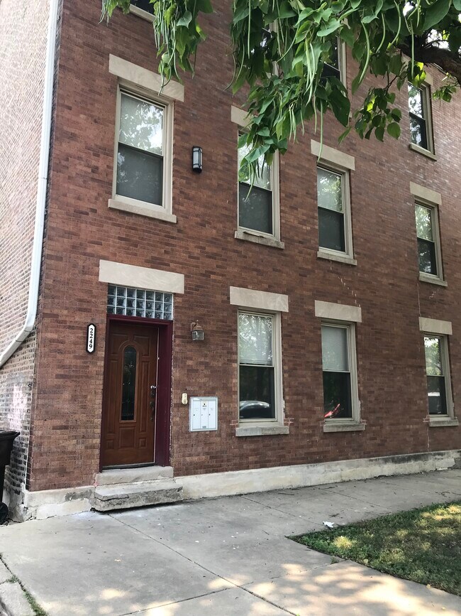 Building Photo - 2249 S Bell Ave