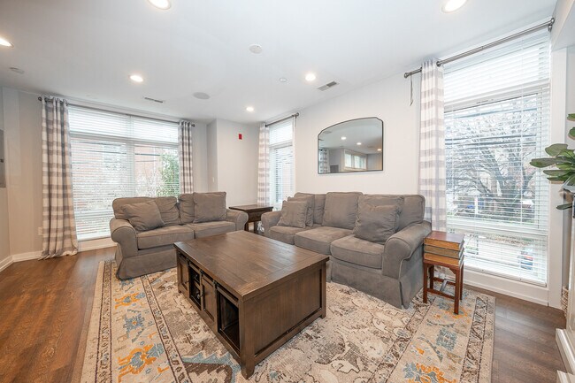 Foto del edificio - 769 N Uber St