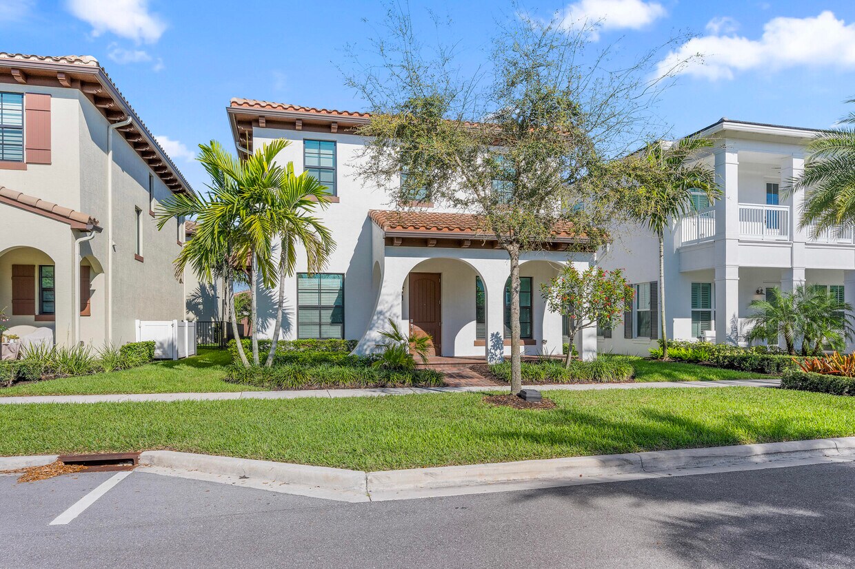 Foto principal - 13604 Dumont Rd