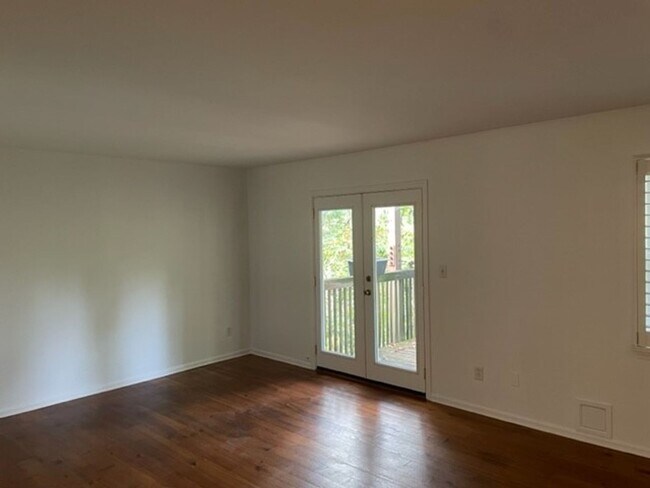 Building Photo - Vestavia Condominium for Rent