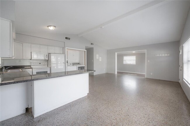 Building Photo - 510 S Lincoln Ave