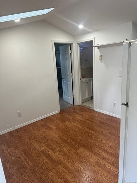 Foto del edificio - 1032 Union Blvd