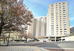 Building Photo - 4601 N Park Ave