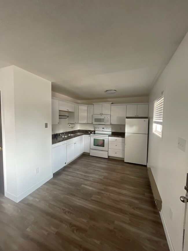 Building Photo - 5400 Imperial Ct