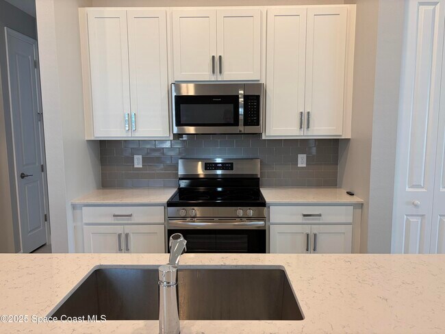 Building Photo - 1919 Croft Inlt Dr NW