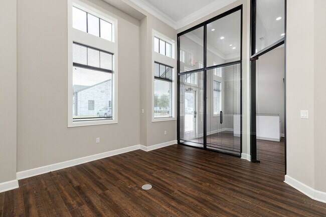 Building Photo - 2043 Mason Rd