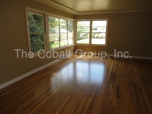 Building Photo - 5840 SW Cheltenham Dr