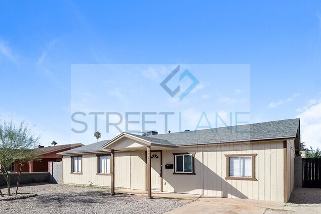 Building Photo - Charming 5 Bedroom in Phoenix!