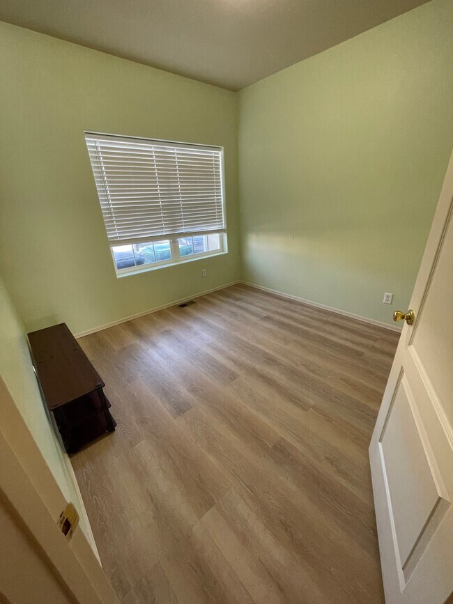 Foto del edificio - 1825 Estates Dr