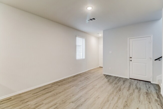 Building Photo - 1317 Ester Ln