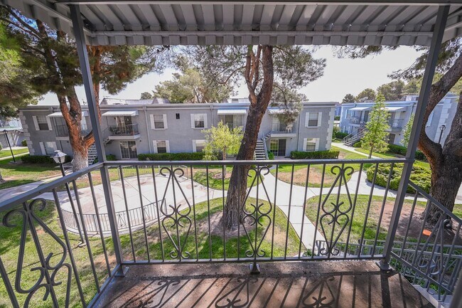 Foto del edificio - LOCATION! LOCATION! LOCATION! 2 bed 2 bath near UNLV & Las Vegas Strip!