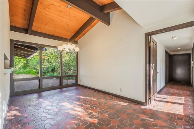 Foto del edificio - 1340 Oak View Ave