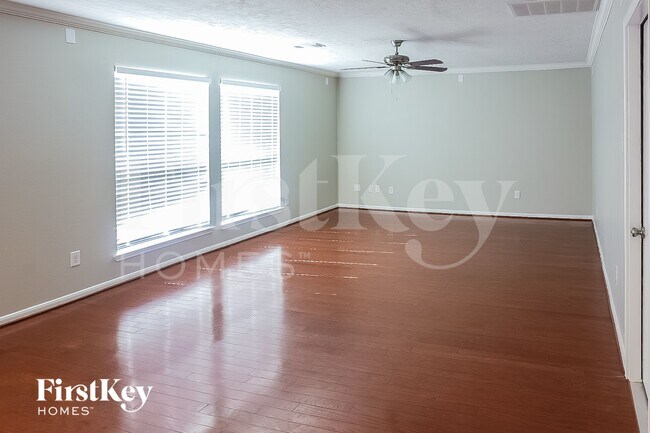 Foto del edificio - 21919 Whispering Daisy Ct