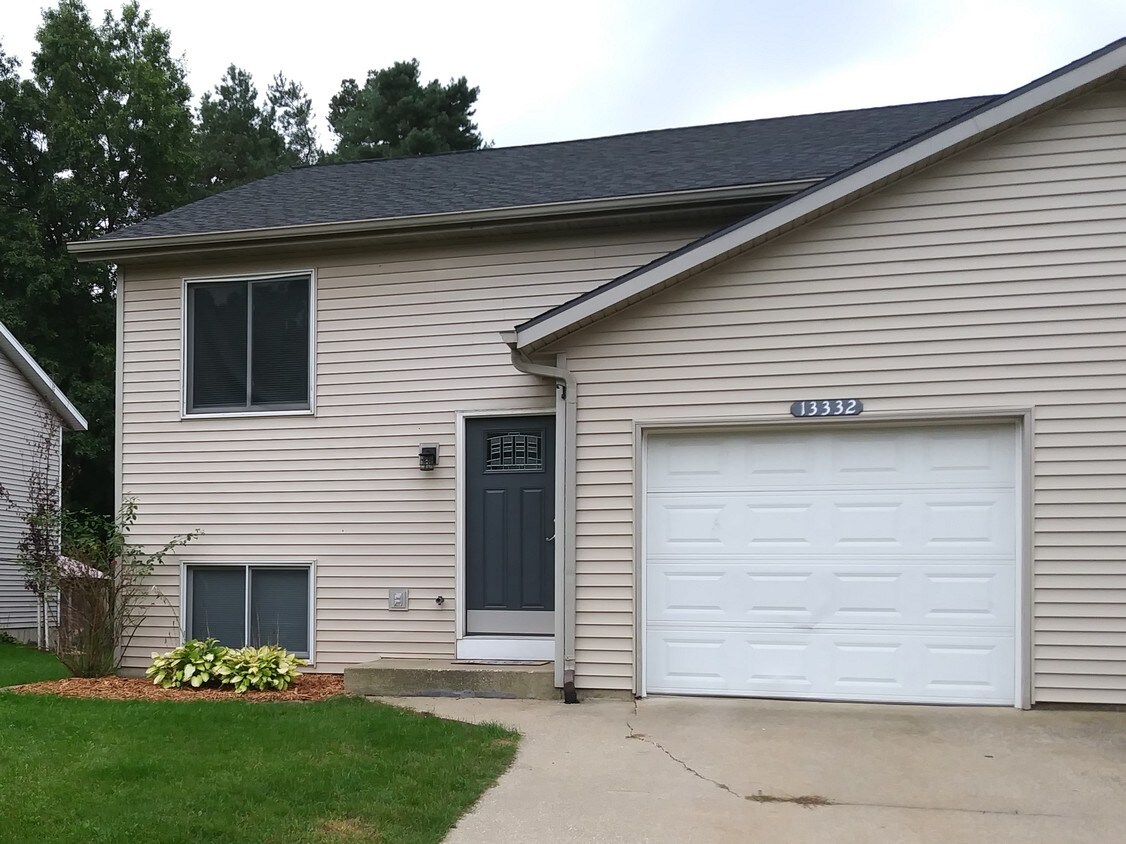 13332 Wurtsboro Dr, Holland, MI 49424 Apartments in Holland, MI