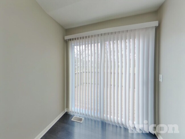 Foto del edificio - 716 Sweetwater Cir