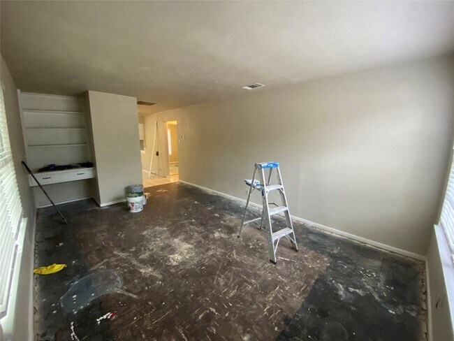 Foto del edificio - 1412 Oakwood Dr