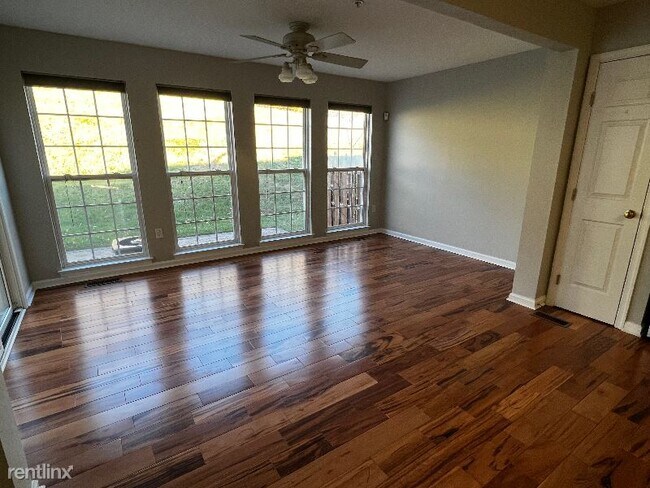 Building Photo - 3 br, 2.5 bath Townhome - 39 Creekside Dr