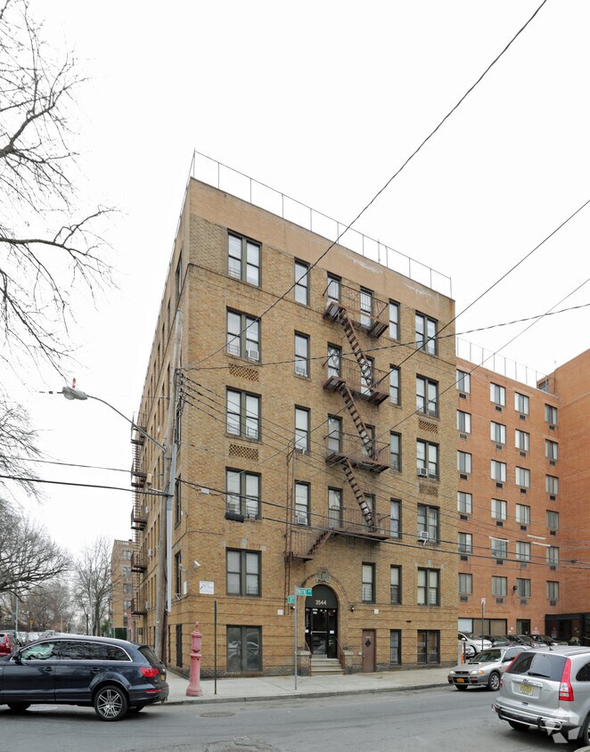 Foto del edificio - 3544 Wayne Ave