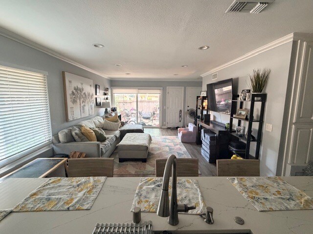 Foto del edificio - 2292 Juniper Rd