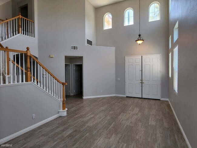 Building Photo - 4 br, 3 bath House - 5 Via Scenica