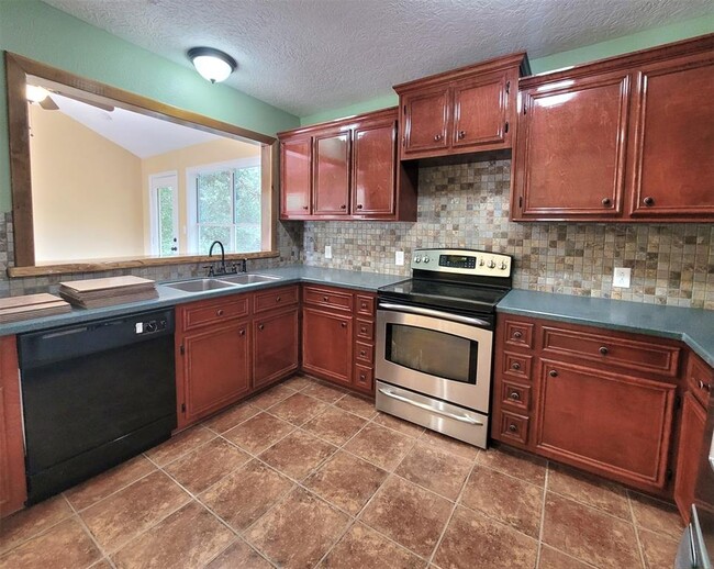 Foto del edificio - 1604 Scroggins Ln