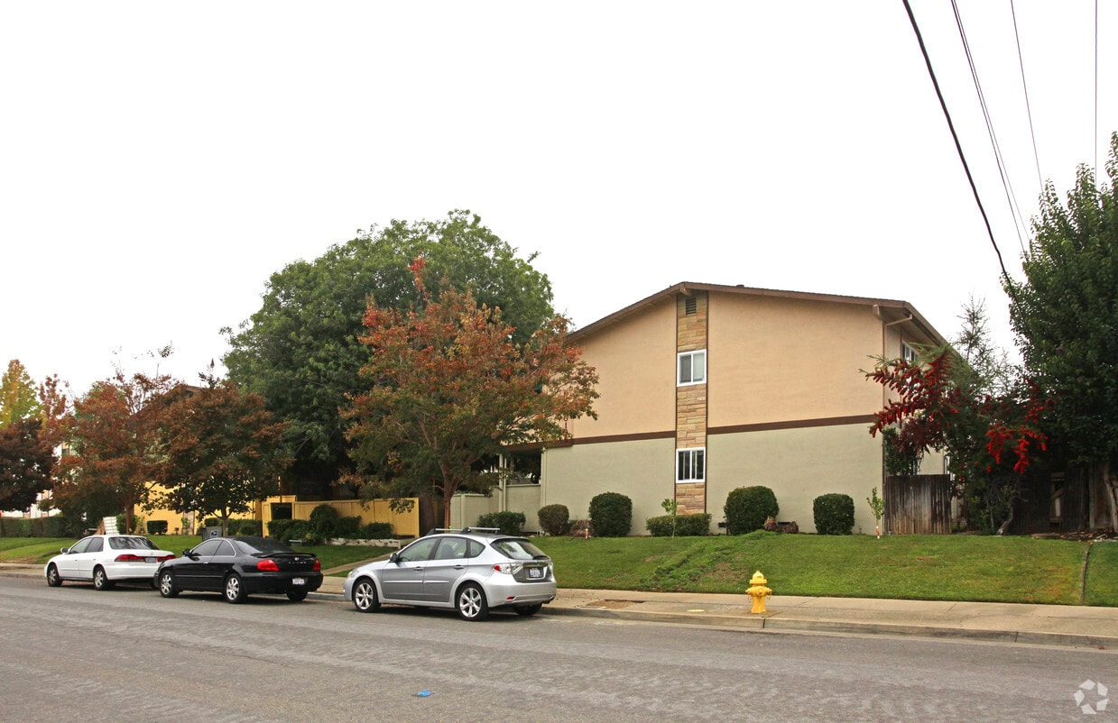 Building Photo - 10193 East Park Circle