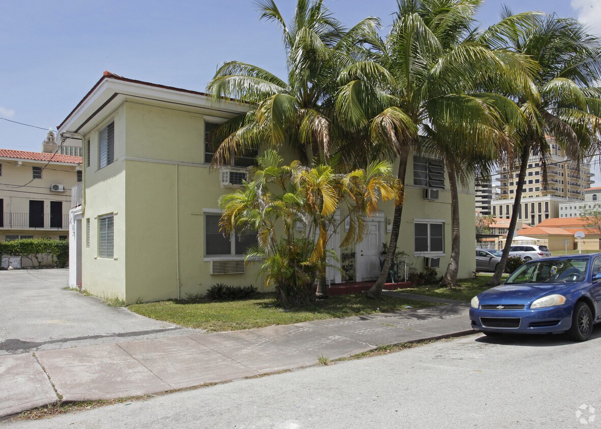 Primary Photo - 50 Majorca Ave