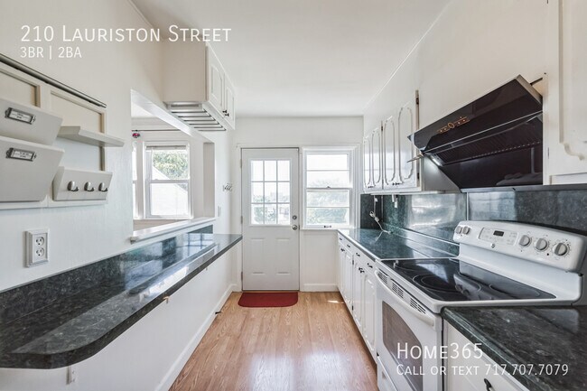 Building Photo - Vibrant 3 bed 2 bath Single Family Home!