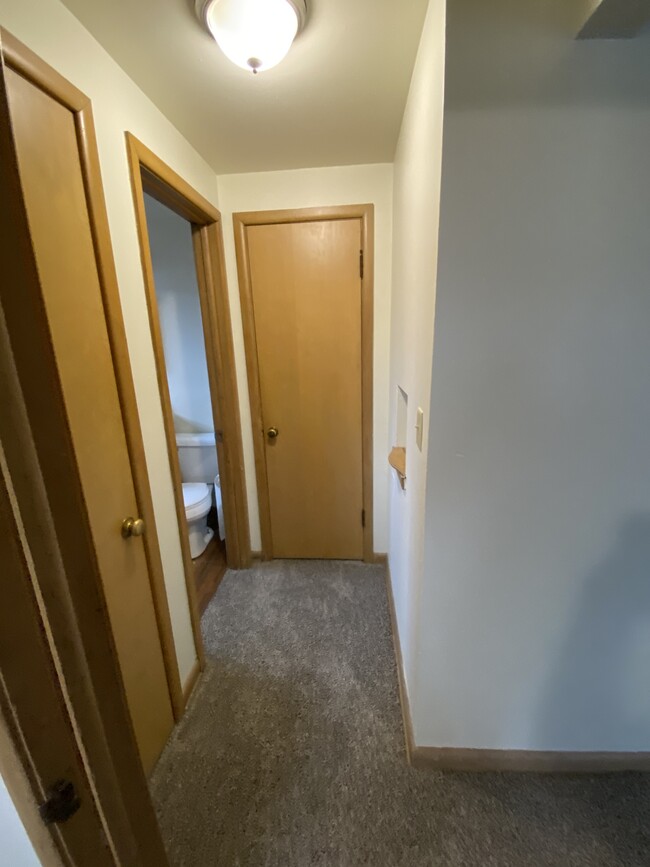 Nice Hallway Closet Space - 4944 W Forest Home Ave