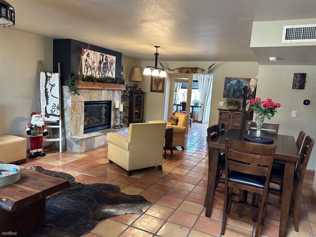 Building Photo - 2 br, 1 bath House - 37432 North Hidden Va...