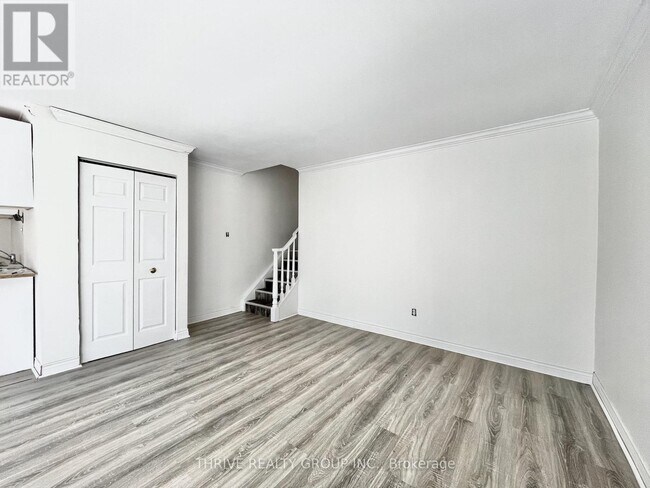 Photo du bâtiment - 120 Hawthorne Rd