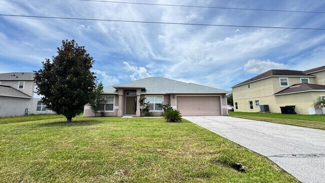 Building Photo - Split Floor plan 3/2 in Poinciana