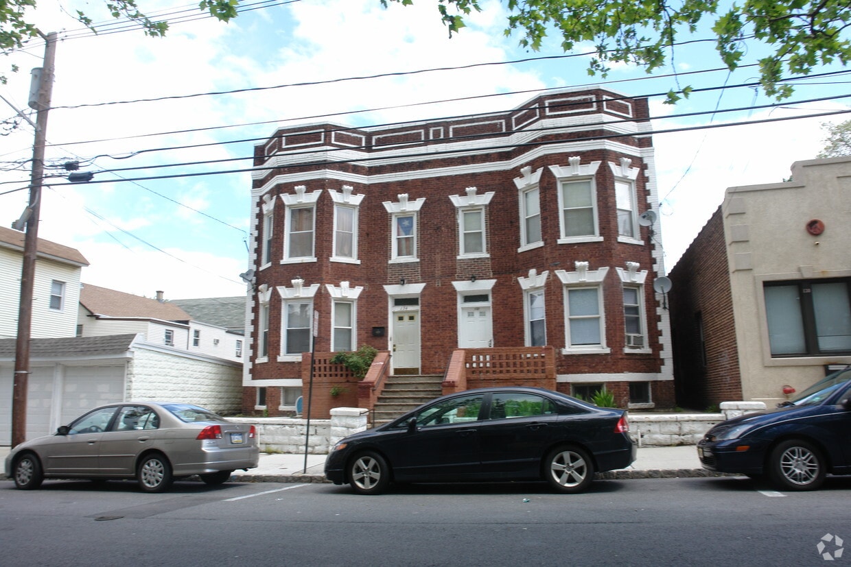 Building Photo - 132-134 Patterson Ave