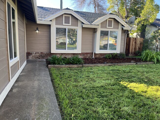 Building Photo - 1706 Brookglen Dr