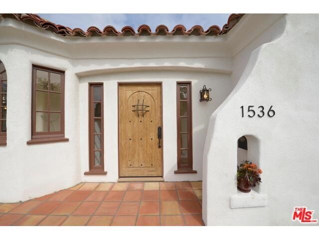 Building Photo - 1536 Carmona Ave
