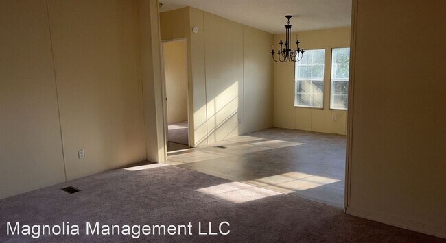 Foto del edificio - 4 br, 2 bath House - 435 Summit Rd.