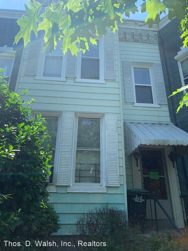 Building Photo - 3 br, 1 bath House - 1113 Eye St NE