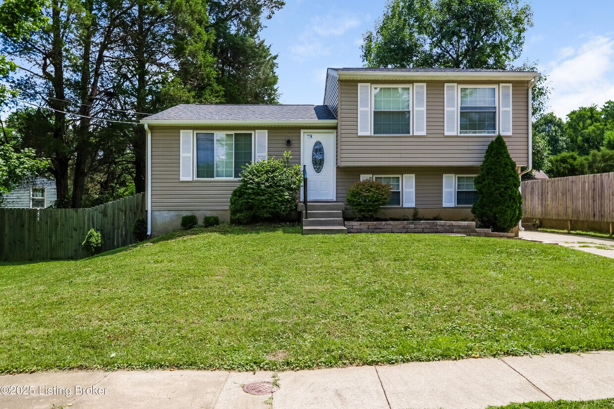 Foto principal - 8307 Vaughn Mill Rd