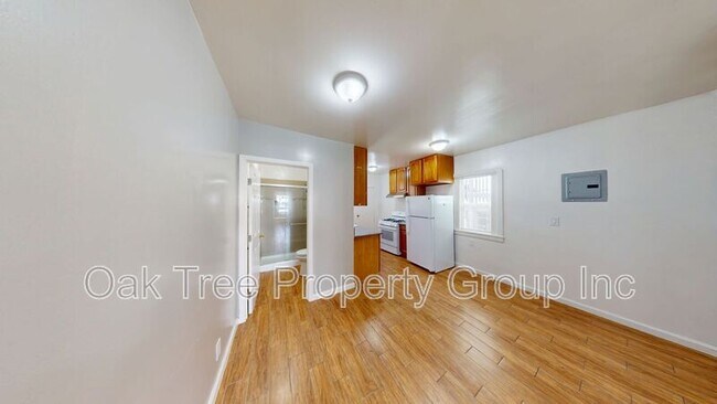 Foto del edificio - 6405 Bancroft Ave