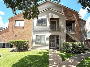 Building Photo - 6701 Sands Point Dr