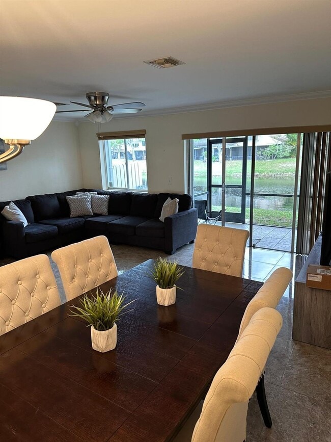 Building Photo - 1975 Discovery Cir E