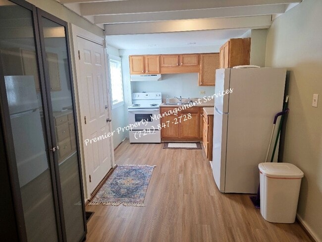 Building Photo - 916 3rd Ave